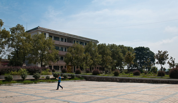 學(xué)校 、晨讀