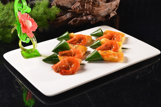 QQ鱈魚(yú)拼對(duì)蝦