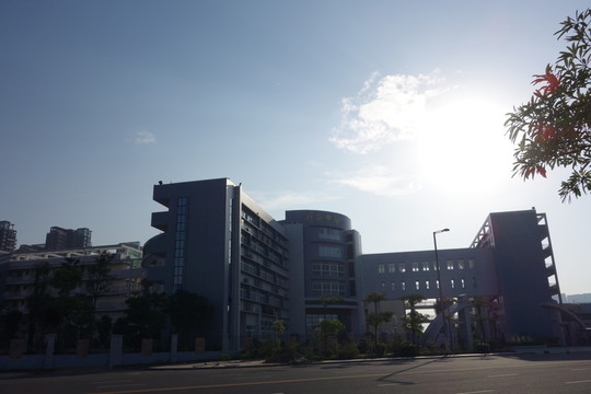 深圳建筑 新安中學(xué)