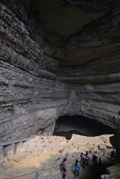 石海洞鄉(xiāng)天泉洞穹廬廣廈