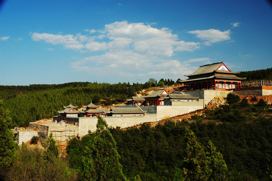 山西省大寨新建的廟宇