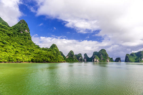 海上桂林下龍灣