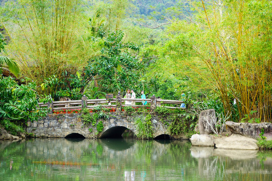 園林石拱橋