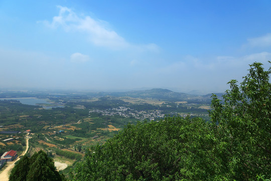 俯瞰山下風(fēng)光