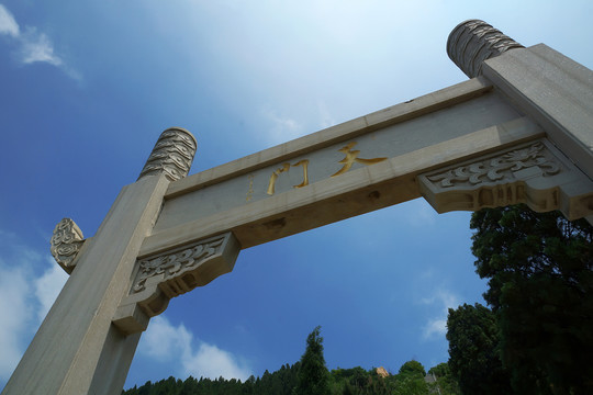 天門石坊