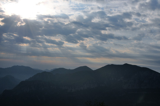 山景 晨光