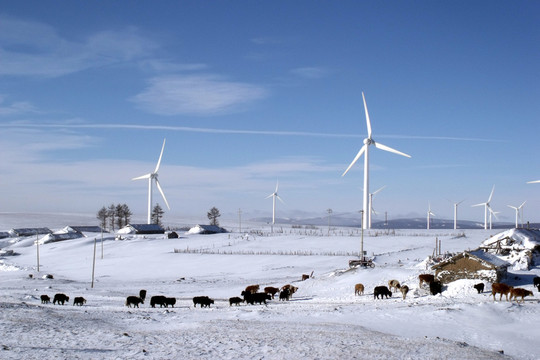 雪地中的風(fēng)力發(fā)電機