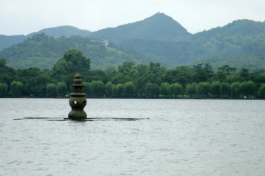 三潭印月