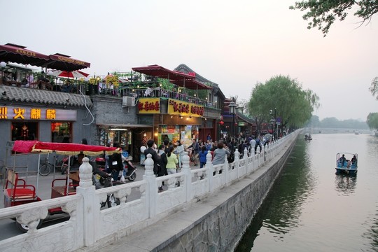 傍晚的北京后海