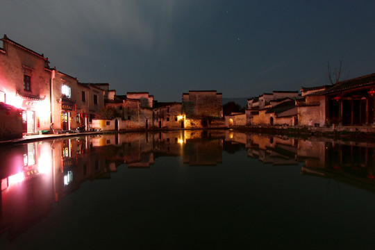 宏村月沼夜景