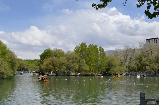 宗角祿康公園湖心島