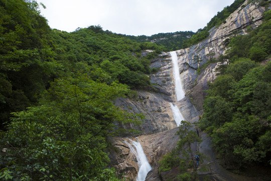 山泉 瀑布 溪流