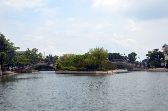 湖景 拱橋