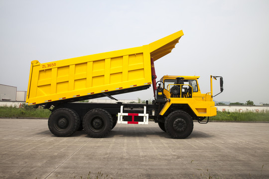最新礦用卡車