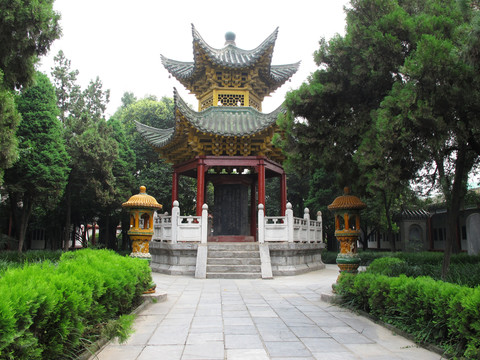 南陽醫(yī)圣祠