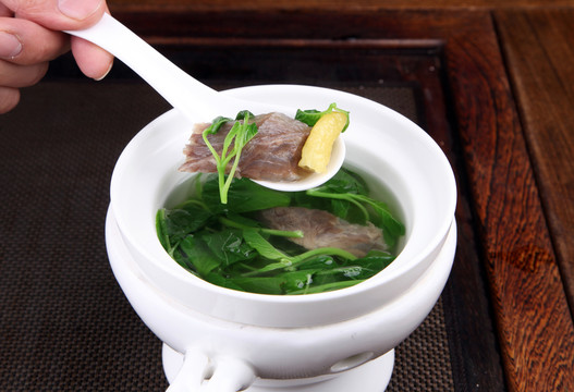 開水牛腱