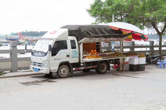 賣水果的貨車