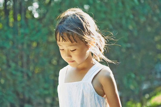 陽光下的少女
