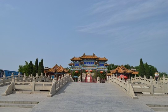 翰園大門