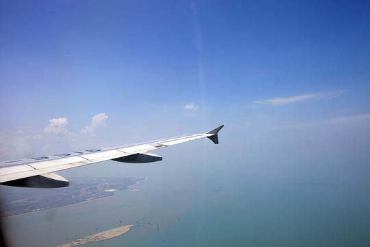 航拍 飛機 機翼 海口 藍天