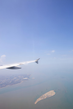 航拍 飛機(jī) 機(jī)翼 ?？?藍(lán)天