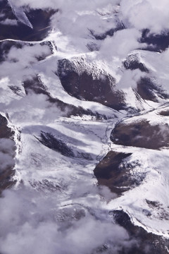 高原雪山白云