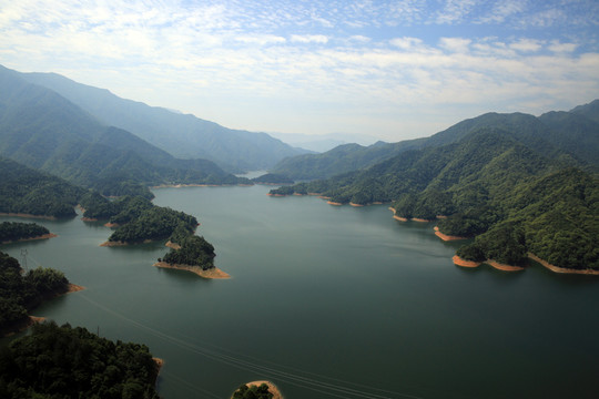 青山綠水島嶼藍(lán)天白云