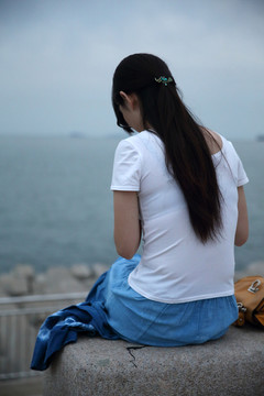長(zhǎng)發(fā)美女