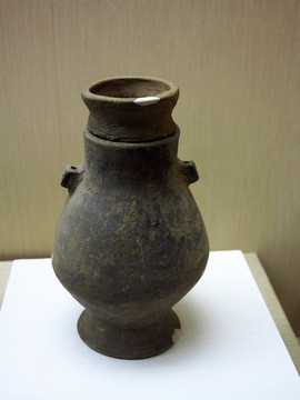 帶蓋陶壺 西周