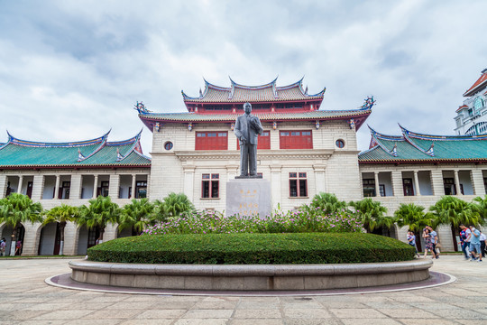 廈門大學(xué)
