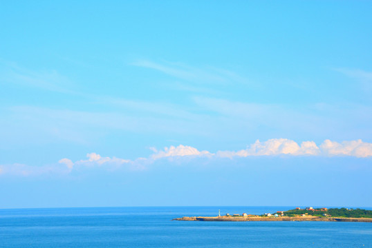 藍(lán)天白云大海島嶼