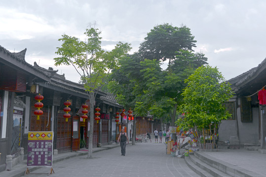 閬中古城街景