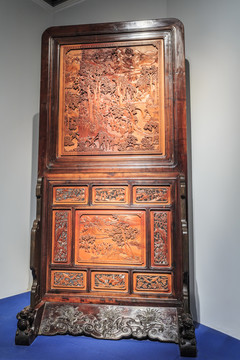 中式雕花家具