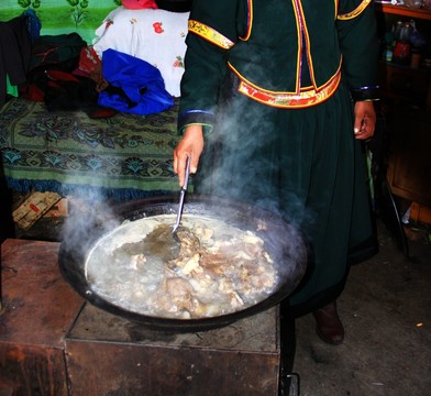 蒙古包 煮手扒肉