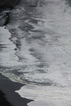 黑色沙灘