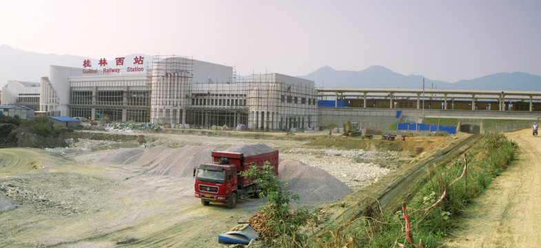 貴廣高鐵桂林西站工地