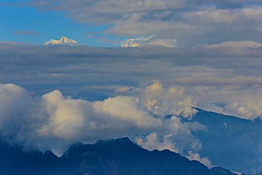 貢嘎雪山