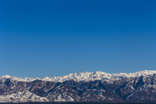 天山 山脈 雪山