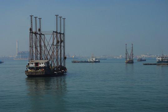 采沙船隊(duì)采沙船群