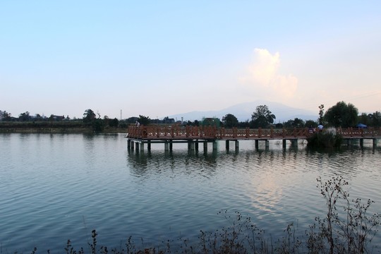 峨秀湖風光 寧靜的峨秀湖