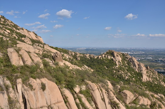 奇峰怪石