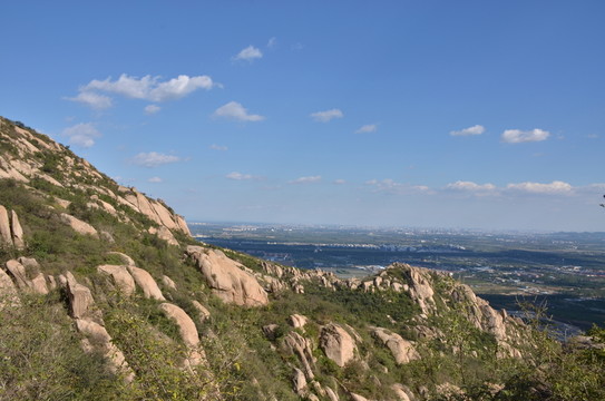 奇峰怪石