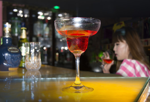 酒吧 夜店