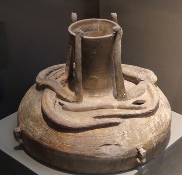 戰(zhàn)國硬陶鼓座
