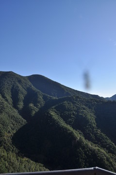 連綿不絕的青山