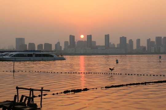 沙湖日落景色