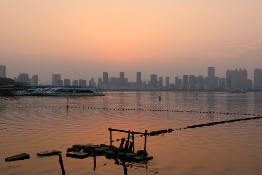 沙湖日落景色