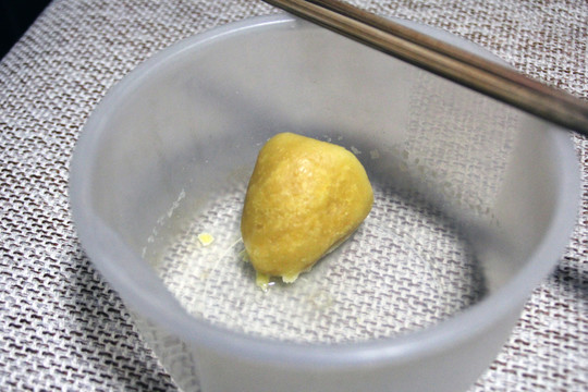 黃澄澄的窩窩頭