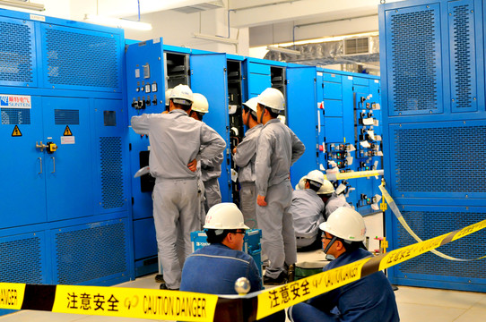 電力建設(shè) 配電裝置 設(shè)備控制