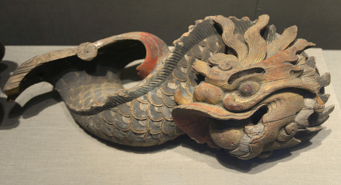 金漆圓雕魚龍形建筑木構(gòu)件
